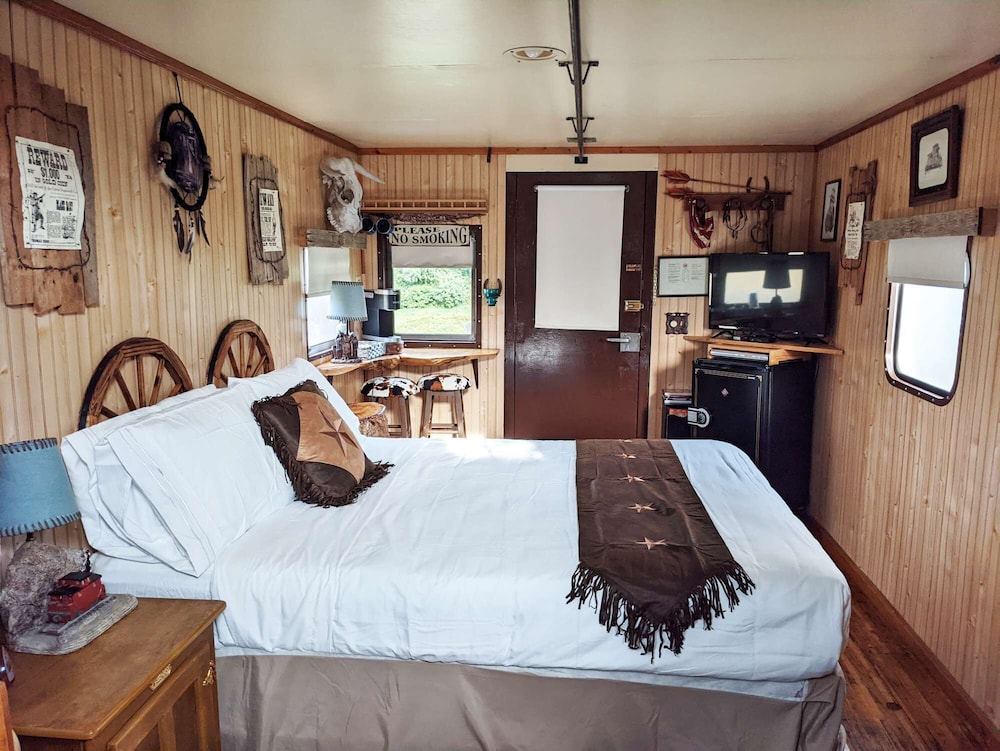 7 Themed Cabooses Pet Friendly Sequim Vrbo