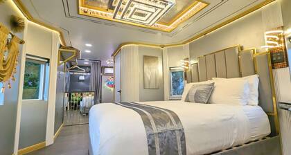 7 Themed Cabooses - Pet Friendly