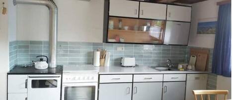 Kühlschrank, Ofen, Herdplatte, Geschirrspüler