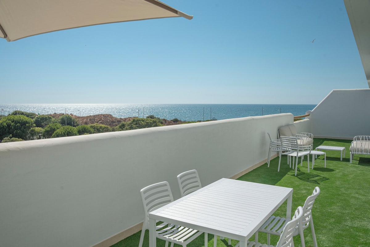 Comfort Penthouse, 1 Bedroom, Kitchen, Sea View | Terrace/patio