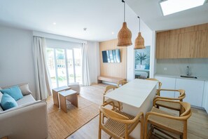 Caja de seguridad en la habitación y decoración personalizada 