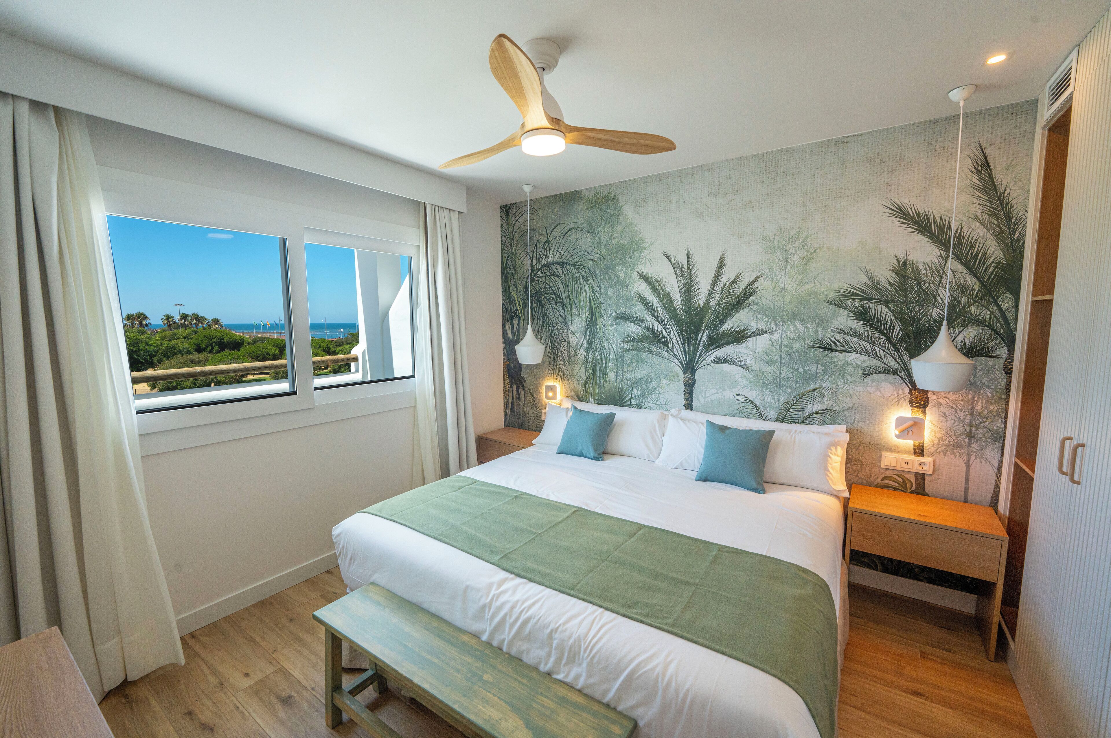 Comfort-Apartment, 3 Schlafzimmer, Küche, Meerblick | Zimmersafe, individuell dekoriert, individuell eingerichtet