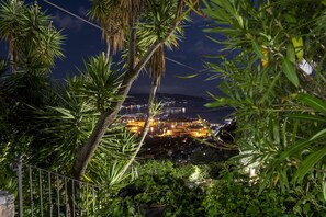 Property grounds - *VILLA LE PALME*
VIEW ON GULF OF POETS (Liguria)