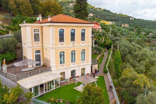 *VILLA LE PALME*
VIEW ON GULF OF POETS