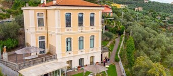 *VILLA LE PALME*
VIEW ON GULF OF POETS