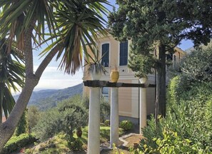 Property grounds - *VILLA LE PALME*
VIEW ON GULF OF POETS (Liguria)