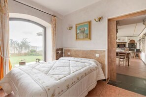 10 bedrooms, desk, iron/ironing board, travel cot - *VILLA LE PALME*
VIEW ON GULF OF POETS (Liguria)