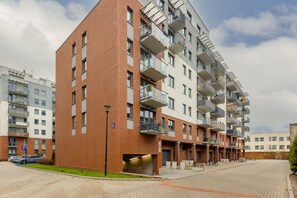 Exterior - Minimalist Apartment in Łódź by Renters (Lodz)