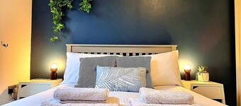 Spacious House |  Parking | Long Stay Discount