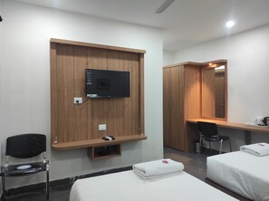 Twin Room | Premium bedding, desk, soundproofing, free WiFi
