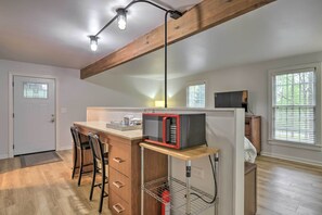 Apartment (0 Bedroom) | Interior - Riverdale Studio ~ 18 Mi to Downtown Atlanta! (Riverdale)
