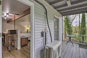 Apartment (0 Bedroom) | Interior