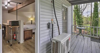 Riverdale Studio ~ 18 Mi to Downtown Atlanta!