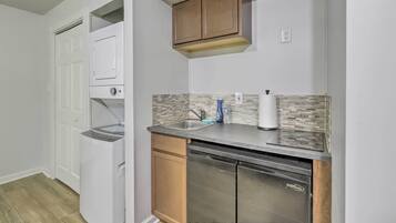Apartment (0 Bedroom) | Bahagian dalam