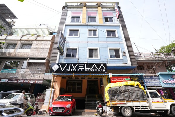 Exterior - Vivelaa Hotels and Restobar (Puducherry)