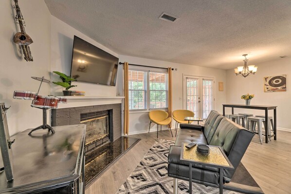 Apartment (3 Bedrooms) | Front of property