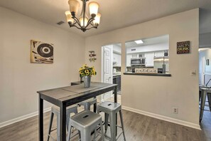 Apartment (3 Bedrooms) | Interior - Modern Nashville Townhome: Large Yard & Deck! (Antioch)