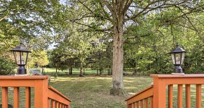 Modern Nashville Townhome: Large Yard & Deck!