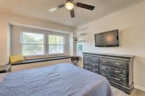 Interior - Modern Nashville Townhome: Large Yard & Deck! (Antioch)