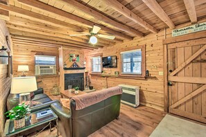 House (2 Bedrooms) | Interior - Blairsville Cabin w/ Fire Pit, 7 Mi to Dtwn! (Blairsville)