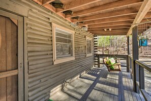 House (2 Bedrooms) | Interior - Blairsville Cabin w/ Fire Pit, 7 Mi to Dtwn! (Blairsville)