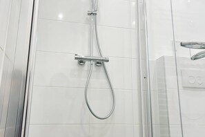 Hair dryer