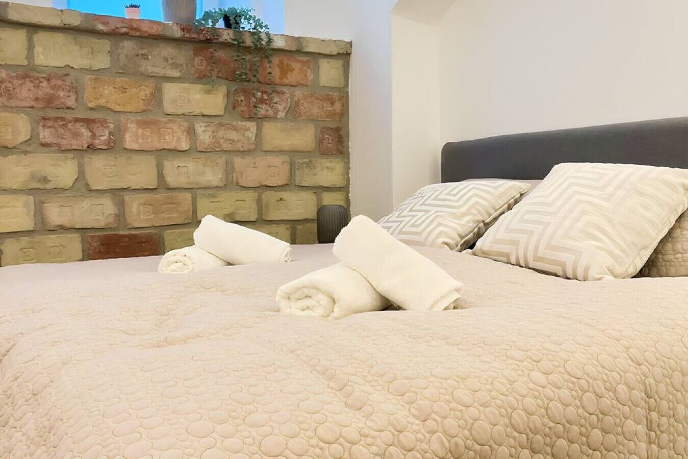 1 bedroom, desk, iron/ironing board, WiFi