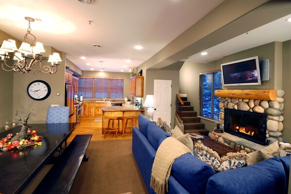 Smart-TV, Kamin, Stereoanlage, Computerbildschirme