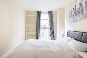 1 chambre, bureau, fer et planche à repasser, Wi-Fi gratuit