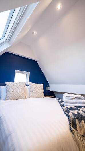 Premium Apartment, 1 King Bed, Kitchenette, Sea View | 1 bedroom, soundproofing, free WiFi, bed sheets - Bowles Hotels (Redcar)