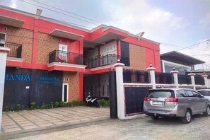 Exterior - SPOT ON 93478 Amanda Residence Syariah (Palembang)