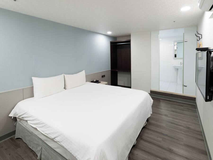 Deluxe Double Room | Free WiFi