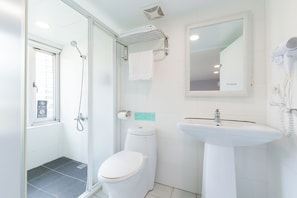 Chambre Deluxe double | Salle de bain | Pantoufles