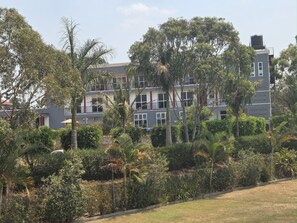 Garden view - Peak Hotel (Bushenyi)