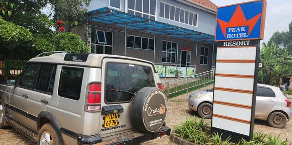 واجهة المنشأة