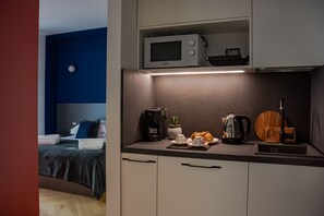 2 bedrooms, soundproofing, iron/ironing board, WiFi