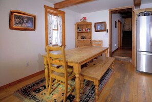 Dining - "Wild Iris" Historic Home in downtown CB, Dog Friendly! (Crested Butte)