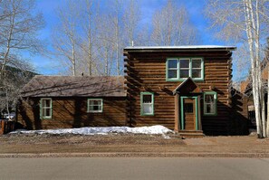 Exterior - "Wild Iris" Historic Home in downtown CB, Dog Friendly! (Crested Butte)