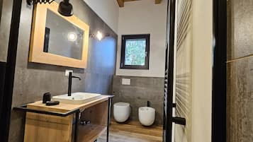 Monolocale Superior | Bagno | Set di cortesia gratuito, asciugacapelli, pantofole, bidet