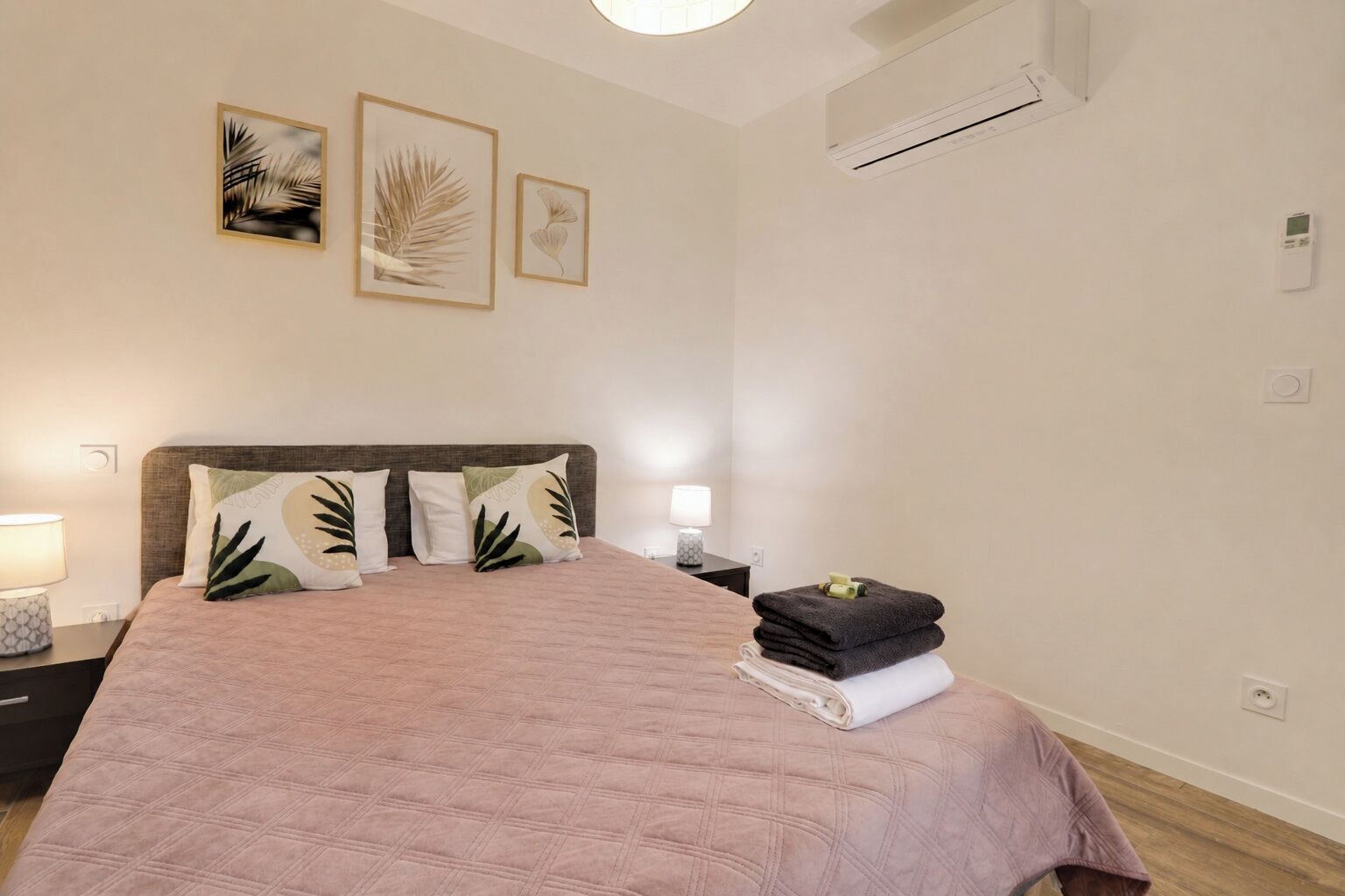 3 Schlafzimmer, Zimmersafe, Bügeleisen/Bügelbrett, Reisekinderbett