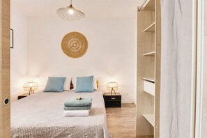 3 chambres, coffres-forts dans les chambres, fer et planche à repasser