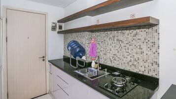 Deluxe Double Room | Private kitchenette