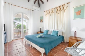 3 slaapkamers, een strijkplank/strijkijzer, wifi, beddengoed