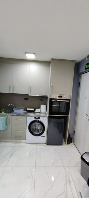 Studio | Cuisine privée | Réfrigérateur, four, bouilloire électrique, grille-pain