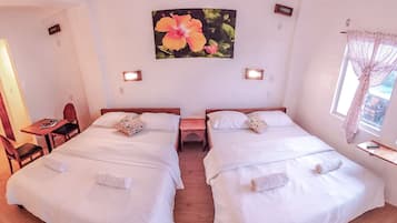 Family Quadruple Room, 2 Katil Kelamin (Double), Non Smoking | Seterika/papan seterika, Wi-fi percuma, cadar katil