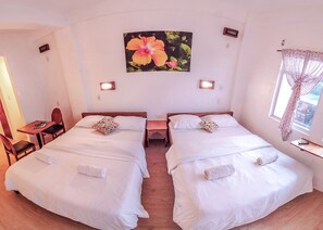 Quadrupla familiare, 2 letti matrimoniali, non fumatori | Ferro/asse da stiro, Wi-Fi gratuito, lenzuola