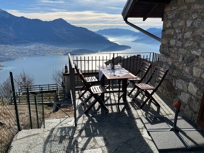 Sonniges Rustico in den Bergen am Comer See