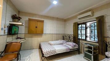 ู
ูุชุจ ูู
ุณุงุญุฉ ุนู
ู ูููู
ุจููุชุฑ ุงูู
ุญู
ูู ูู
ูุงุกุงุช ุฃุณุฑูุฉ