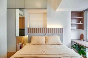 Habitación doble Deluxe | Escritorio, espacio para trabajar con laptop y ropa de cama