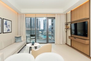 Leilighet – comfort | Oppholdsområde | En 55-tommers smart-TV med kabel-kanaler